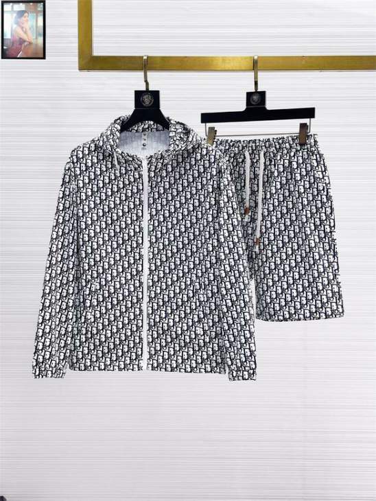 Picture of Dior Sweater Suits _SKUDiorM-3XL12yn21938386